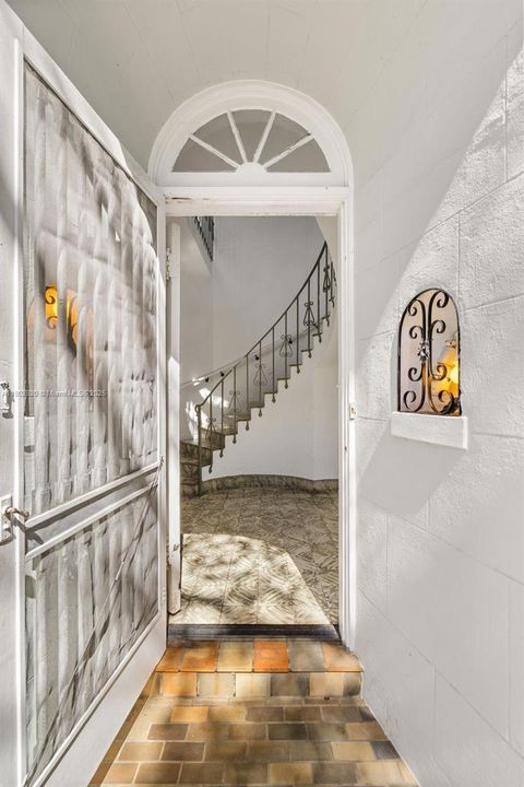 Active With Contract: $2,700,000 (4 beds, 3 baths, 3637 Square Feet)