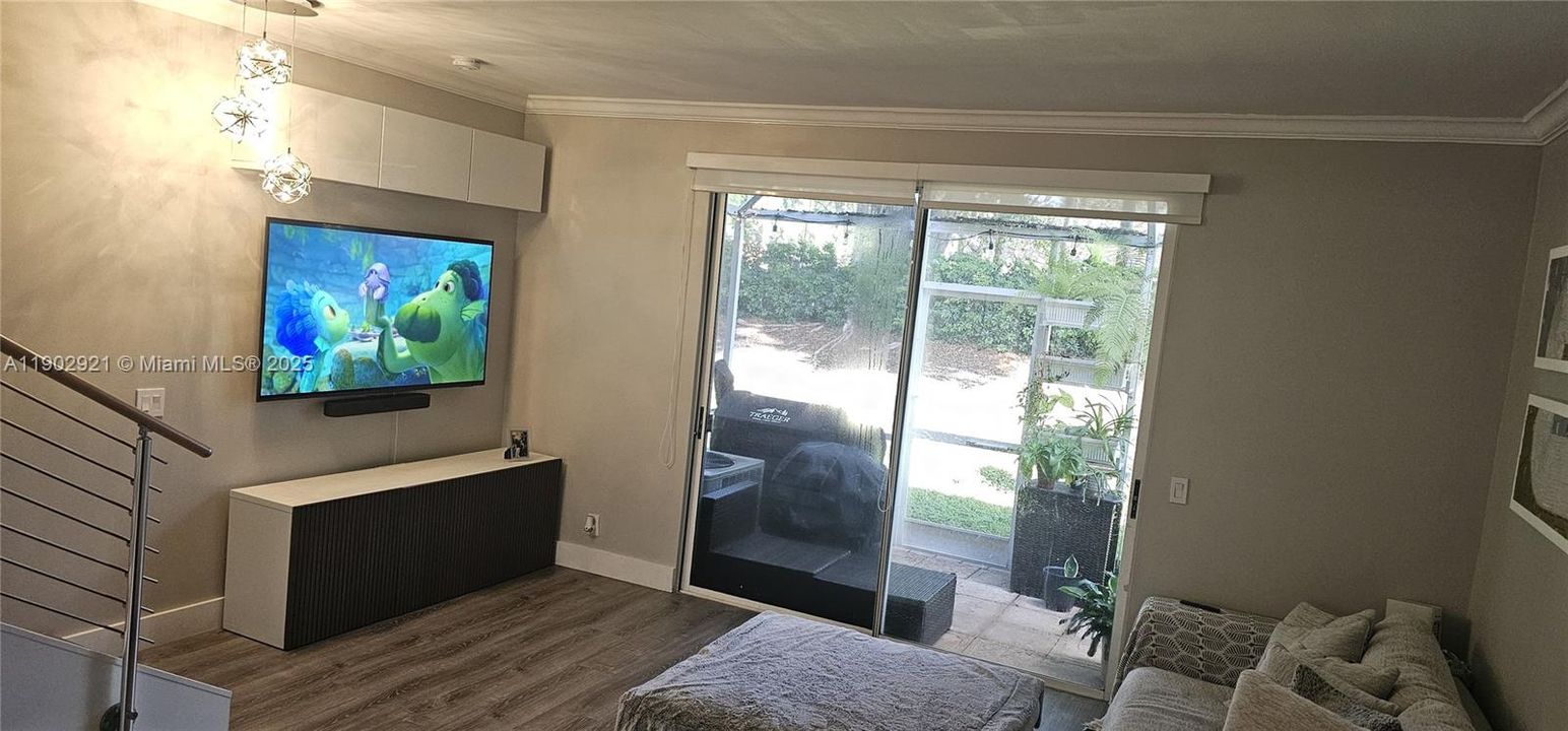 Active With Contract: $3,495 (3 beds, 2 baths, 1456 Square Feet)