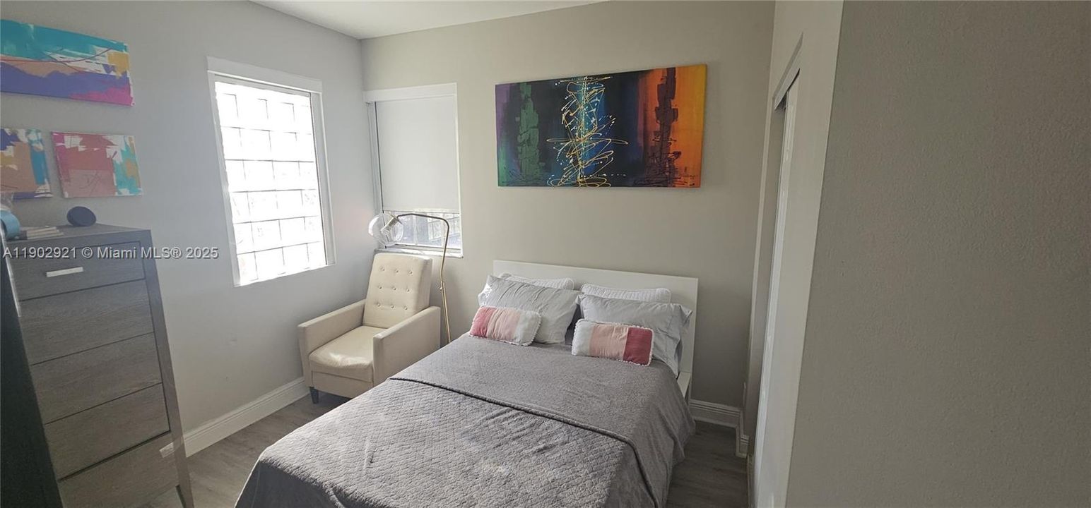 Active With Contract: $3,495 (3 beds, 2 baths, 1456 Square Feet)