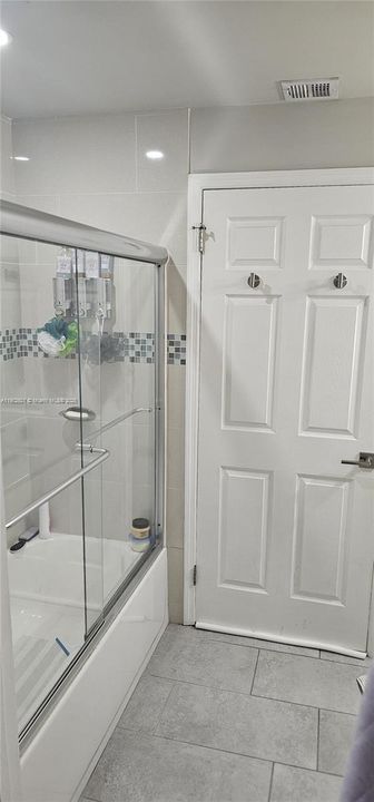 Active With Contract: $3,495 (3 beds, 2 baths, 1456 Square Feet)