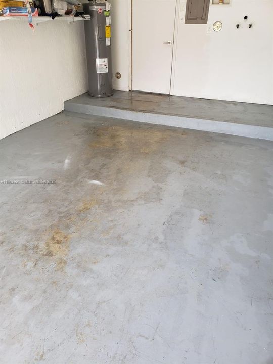 Active With Contract: $3,495 (3 beds, 2 baths, 1456 Square Feet)