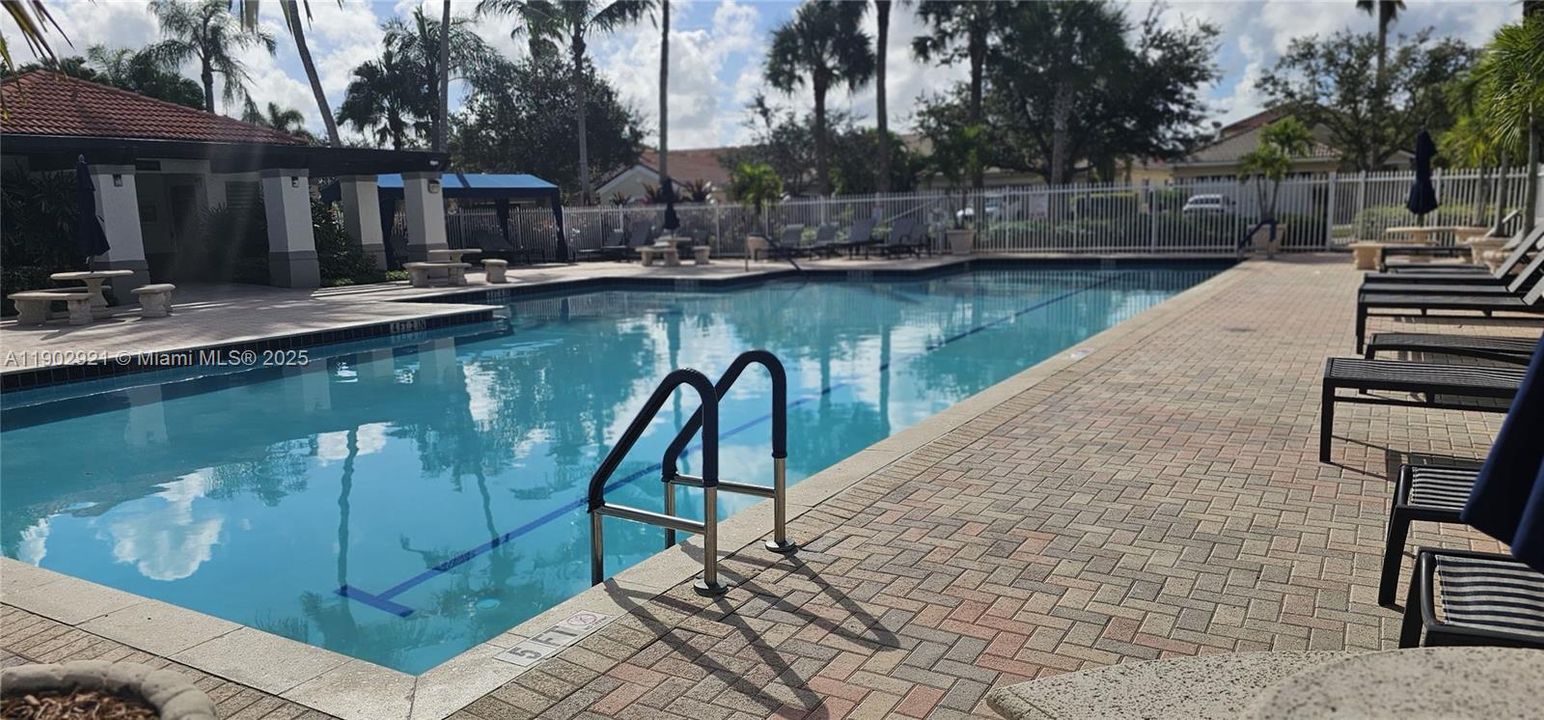 Active With Contract: $3,495 (3 beds, 2 baths, 1456 Square Feet)