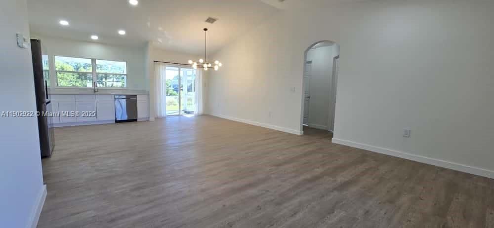 出租: $2,500 (3 贝兹, 2 浴室, 0 平方英尺)