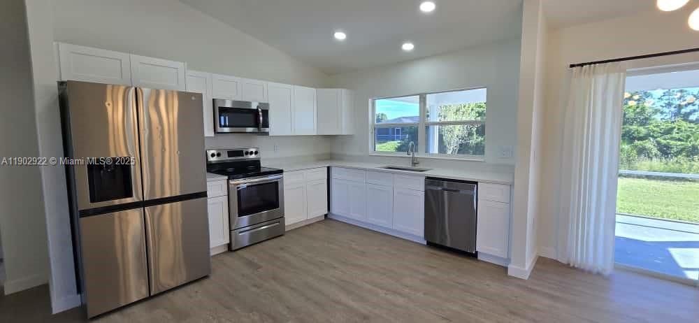 出租: $2,500 (3 贝兹, 2 浴室, 0 平方英尺)