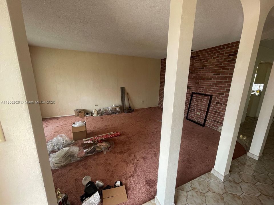 For Sale: $1,100,000 (4 beds, 2 baths, 2073 Square Feet)