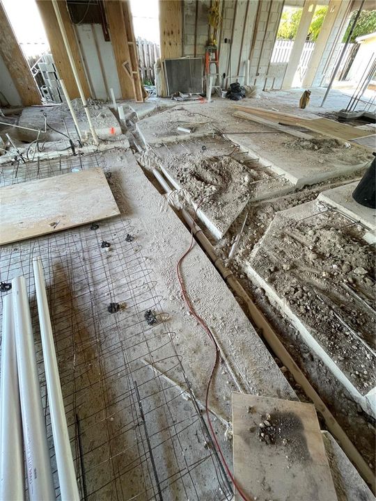 For Sale: $1,100,000 (4 beds, 2 baths, 2073 Square Feet)