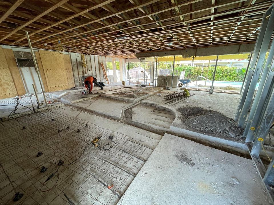 For Sale: $1,100,000 (4 beds, 2 baths, 2073 Square Feet)