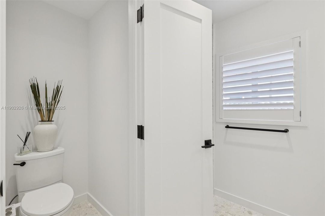 For Sale: $1,100,000 (4 beds, 2 baths, 2073 Square Feet)