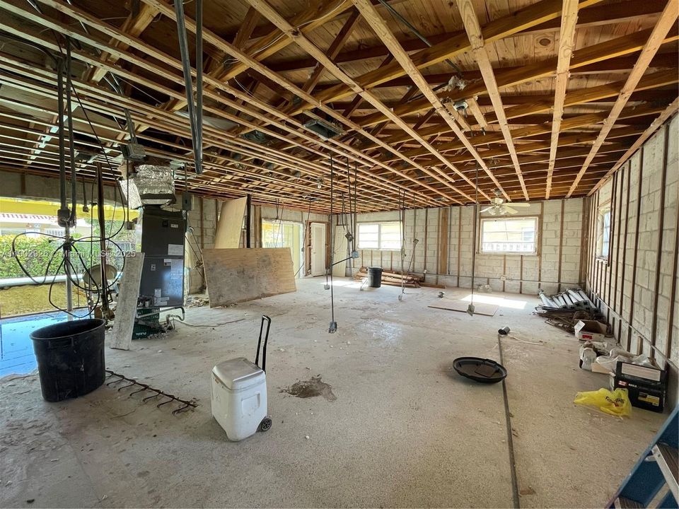 For Sale: $1,100,000 (4 beds, 2 baths, 2073 Square Feet)