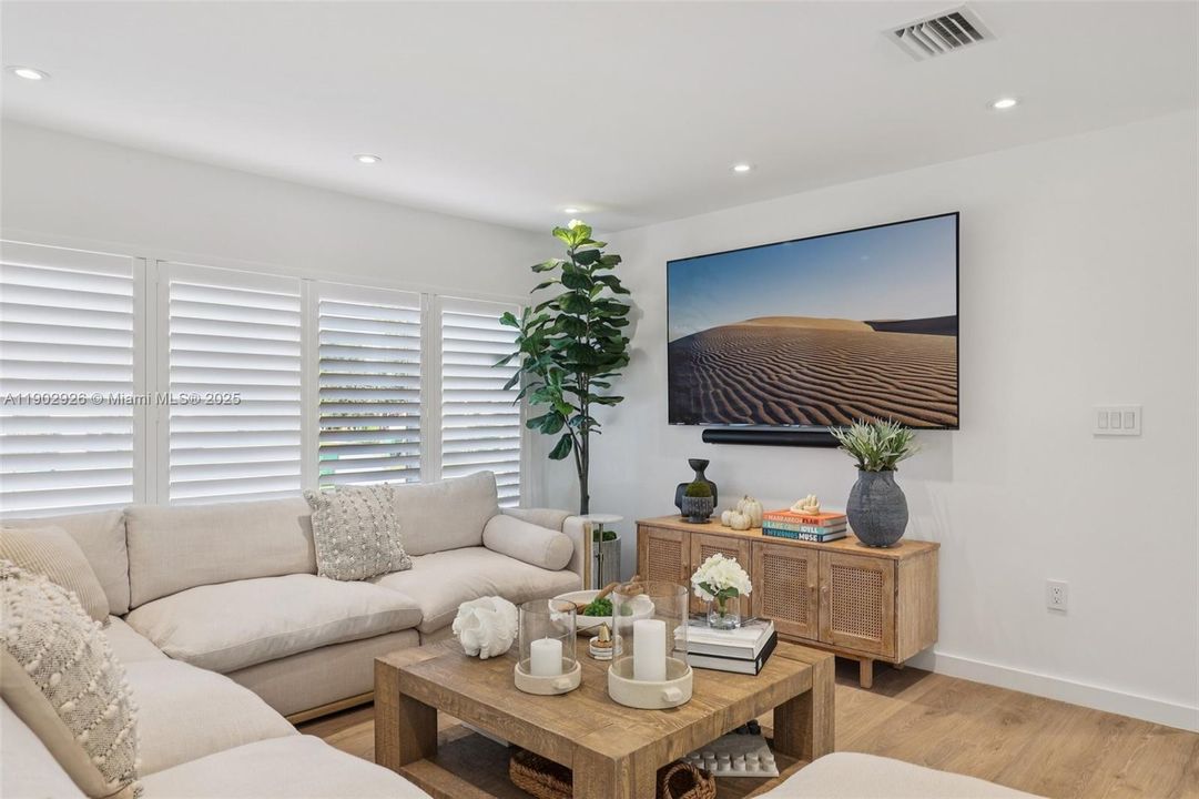 For Sale: $1,100,000 (4 beds, 2 baths, 2073 Square Feet)