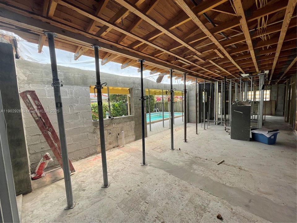 For Sale: $1,100,000 (4 beds, 2 baths, 2073 Square Feet)