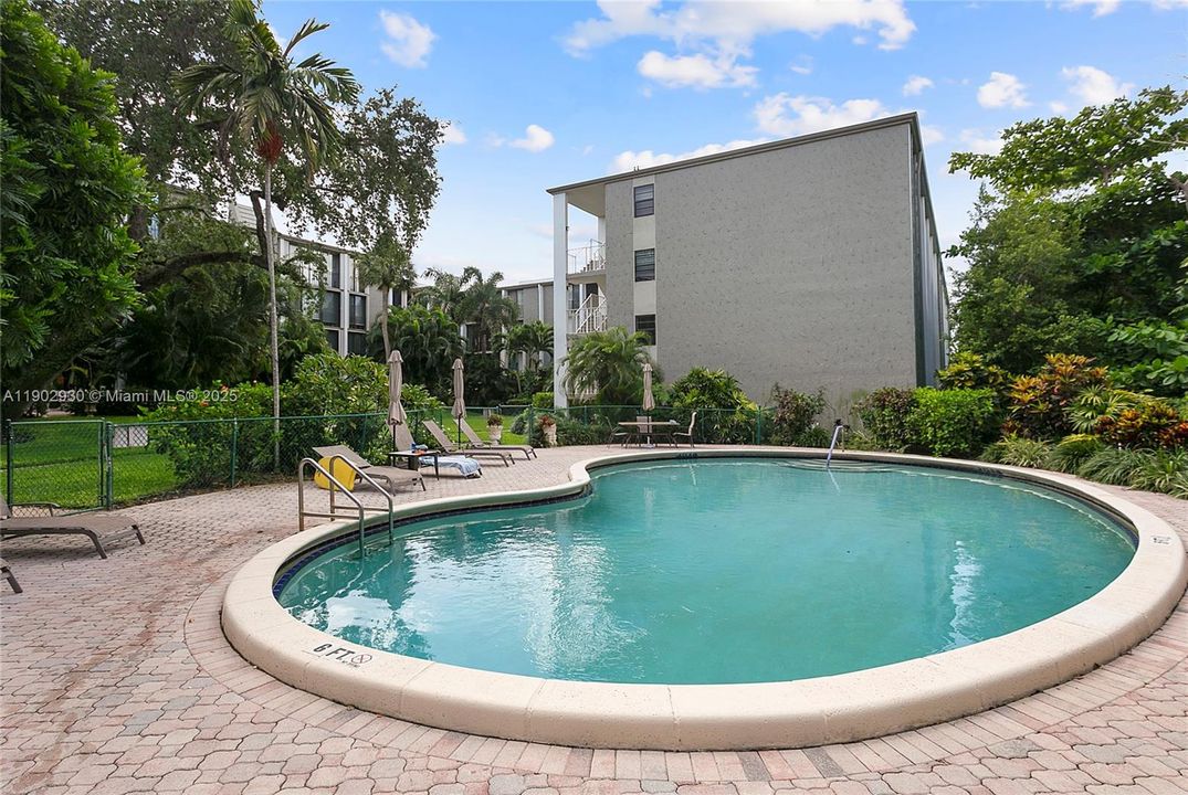 For Rent: $2,750 (3 beds, 2 baths, 1440 Square Feet)