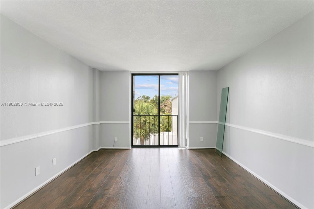 For Rent: $2,750 (3 beds, 2 baths, 1440 Square Feet)