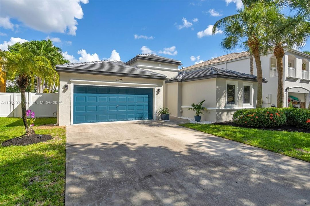 Active With Contract: $679,500 (4 beds, 2 baths, 1859 Square Feet)