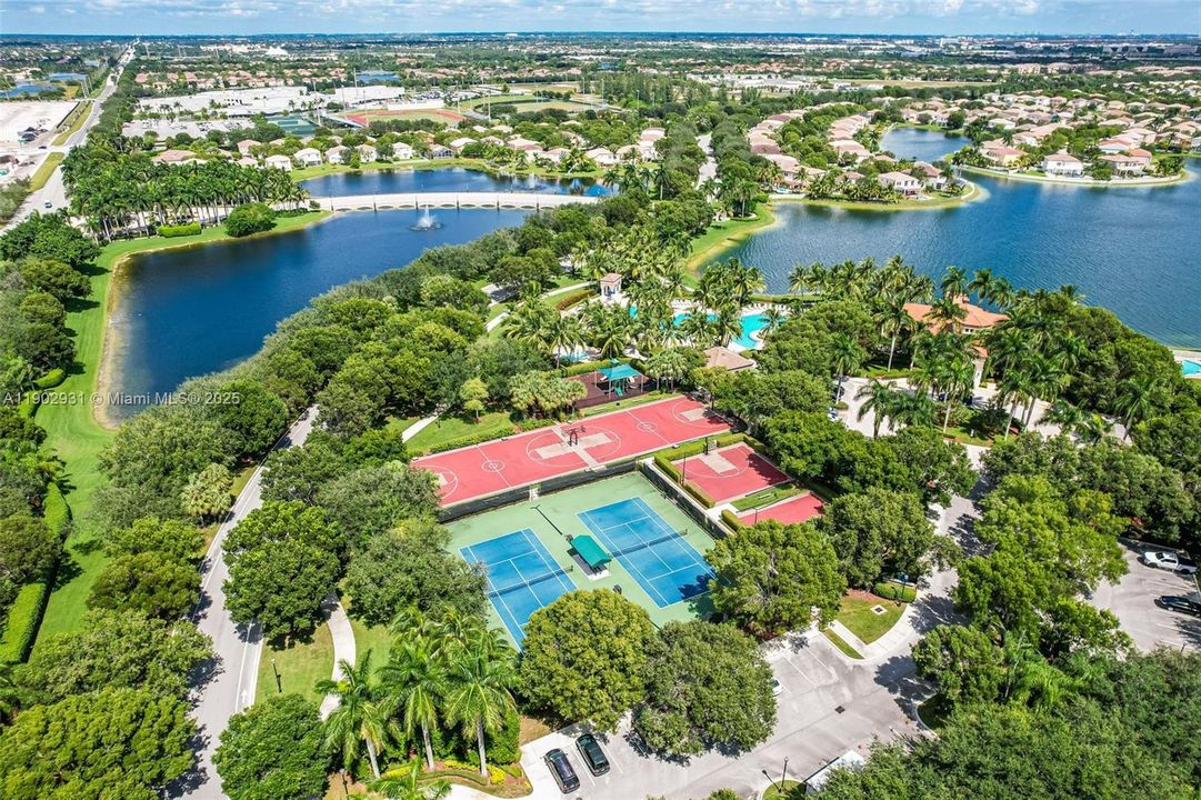 Active With Contract: $679,500 (4 beds, 2 baths, 1859 Square Feet)