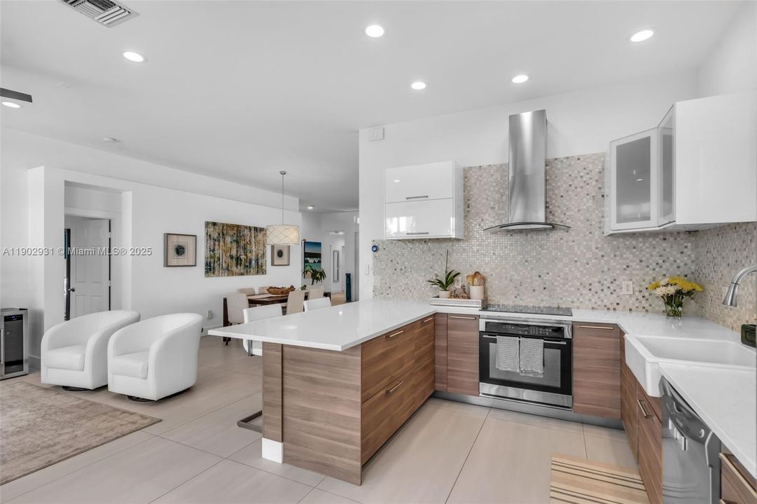 Active With Contract: $679,500 (4 beds, 2 baths, 1859 Square Feet)