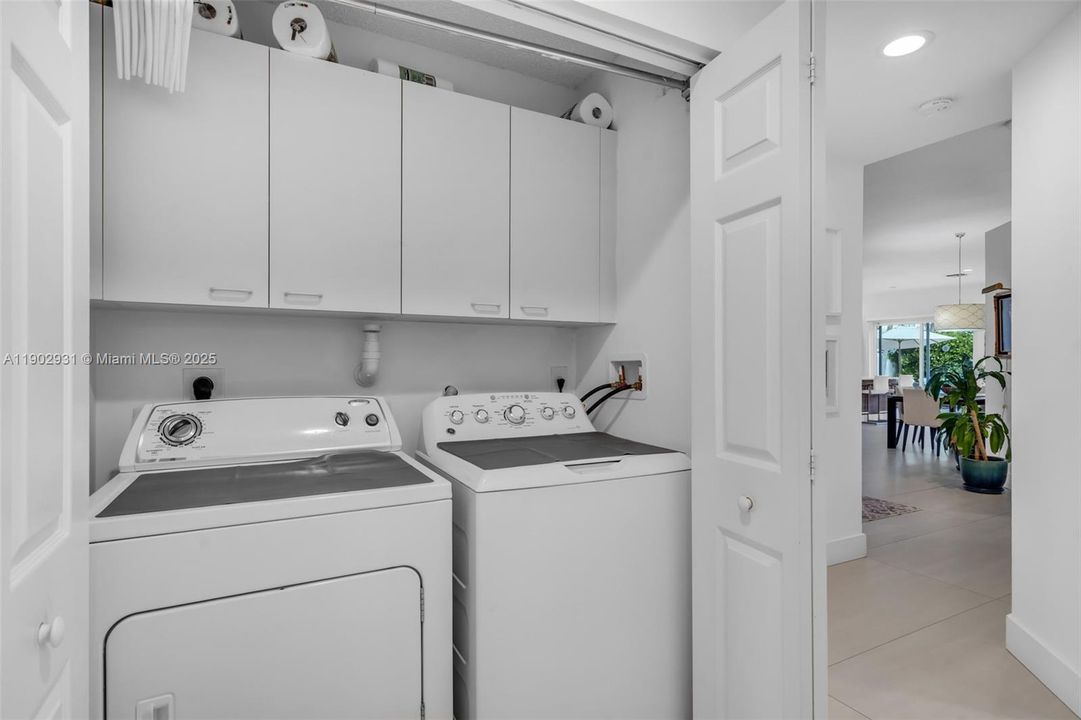 Active With Contract: $679,500 (4 beds, 2 baths, 1859 Square Feet)