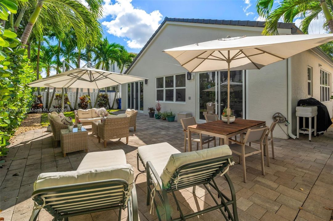 Active With Contract: $679,500 (4 beds, 2 baths, 1859 Square Feet)