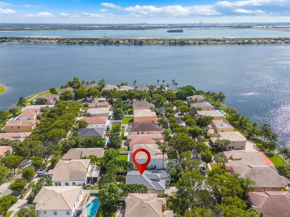 Active With Contract: $679,500 (4 beds, 2 baths, 1859 Square Feet)