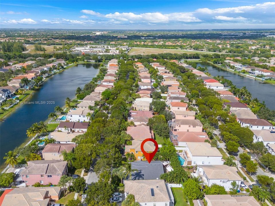 Active With Contract: $679,500 (4 beds, 2 baths, 1859 Square Feet)