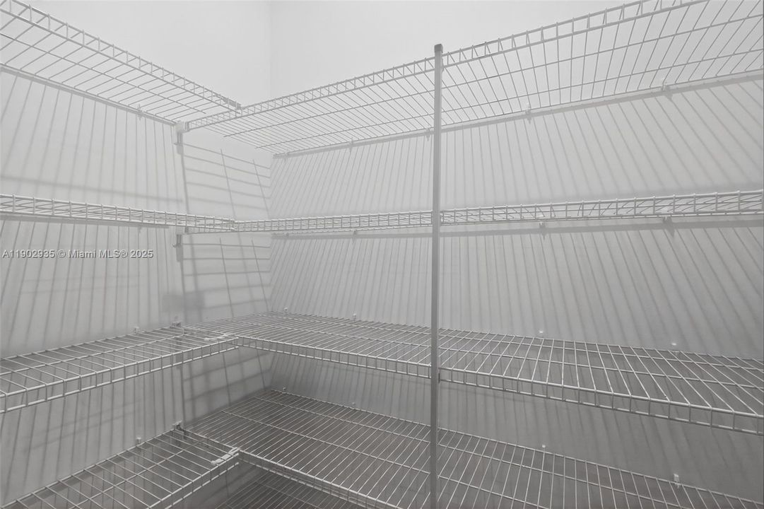 出租: $3,450 (3 贝兹, 2 浴室, 2547 平方英尺)