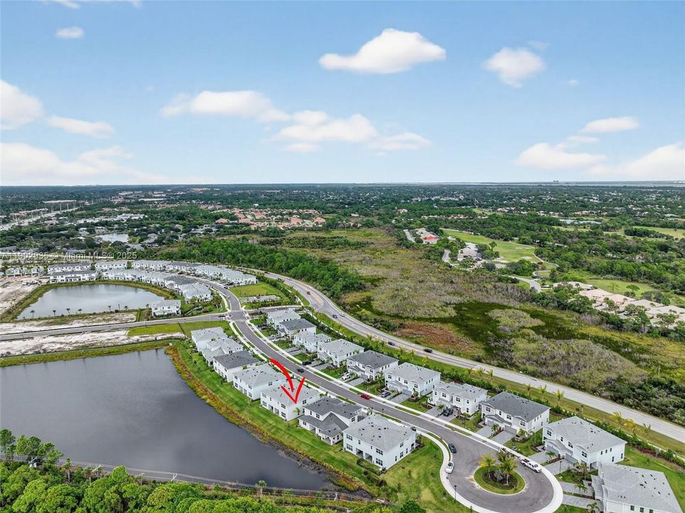 出租: $3,450 (3 贝兹, 2 浴室, 2547 平方英尺)