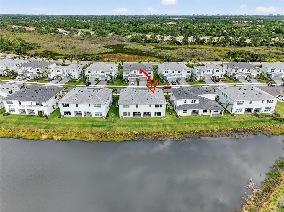 出租: $3,450 (3 贝兹, 2 浴室, 2547 平方英尺)