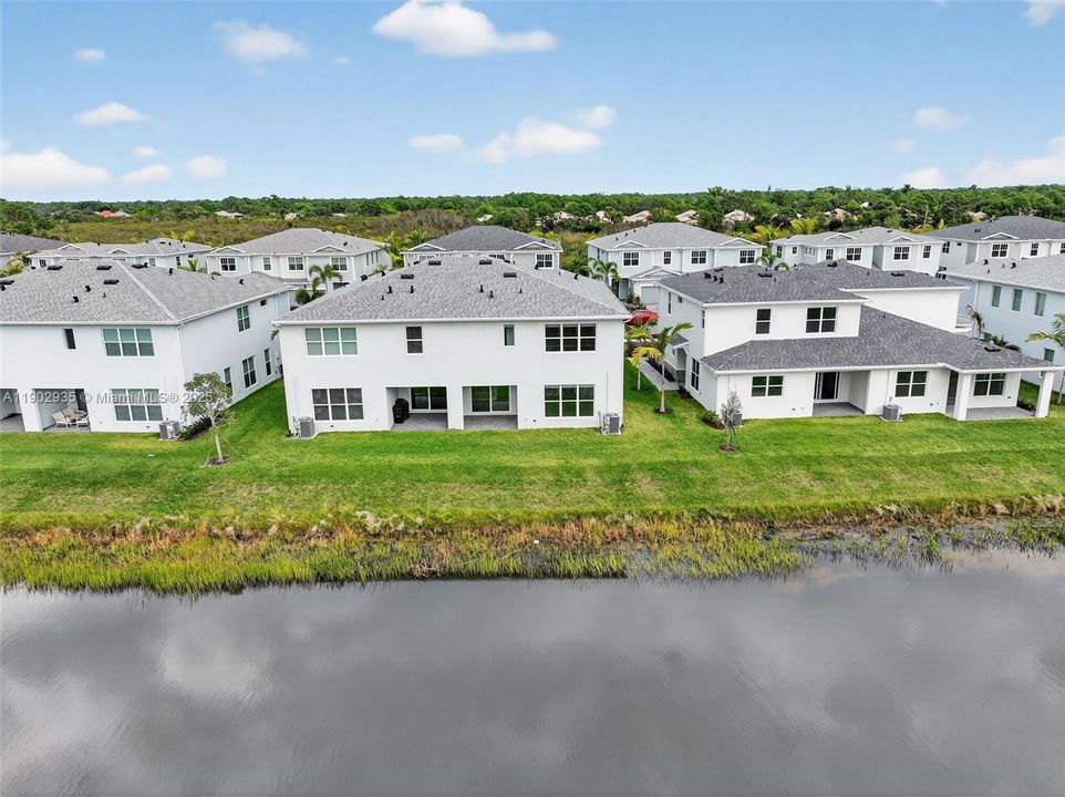 出租: $3,450 (3 贝兹, 2 浴室, 2547 平方英尺)