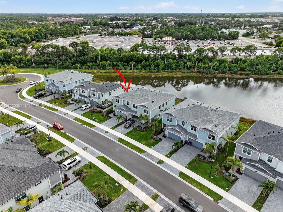 出租: $3,450 (3 贝兹, 2 浴室, 2547 平方英尺)