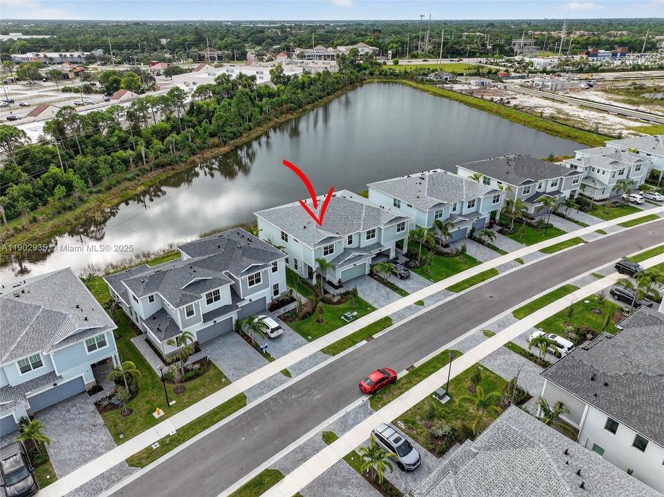 出租: $3,450 (3 贝兹, 2 浴室, 2547 平方英尺)