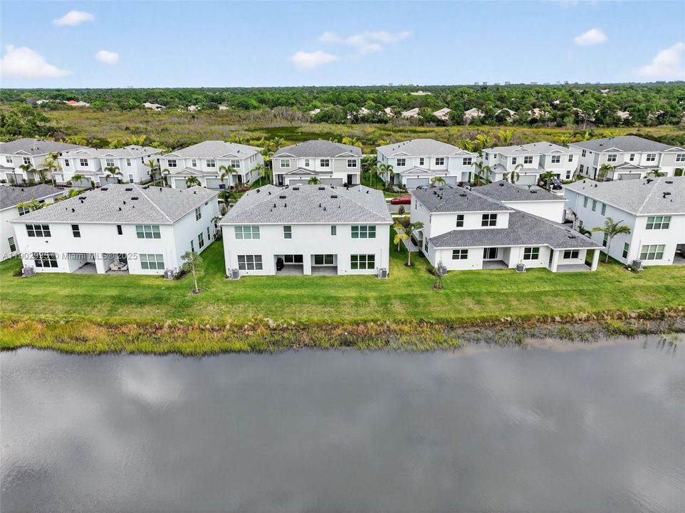 出租: $3,450 (3 贝兹, 2 浴室, 2547 平方英尺)