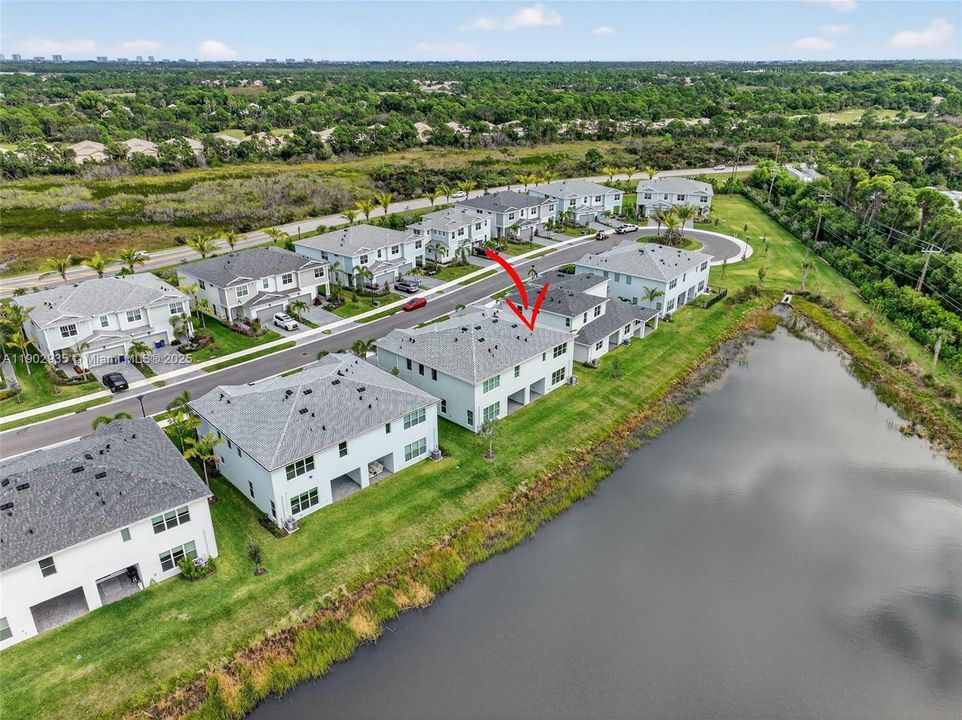 出租: $3,450 (3 贝兹, 2 浴室, 2547 平方英尺)