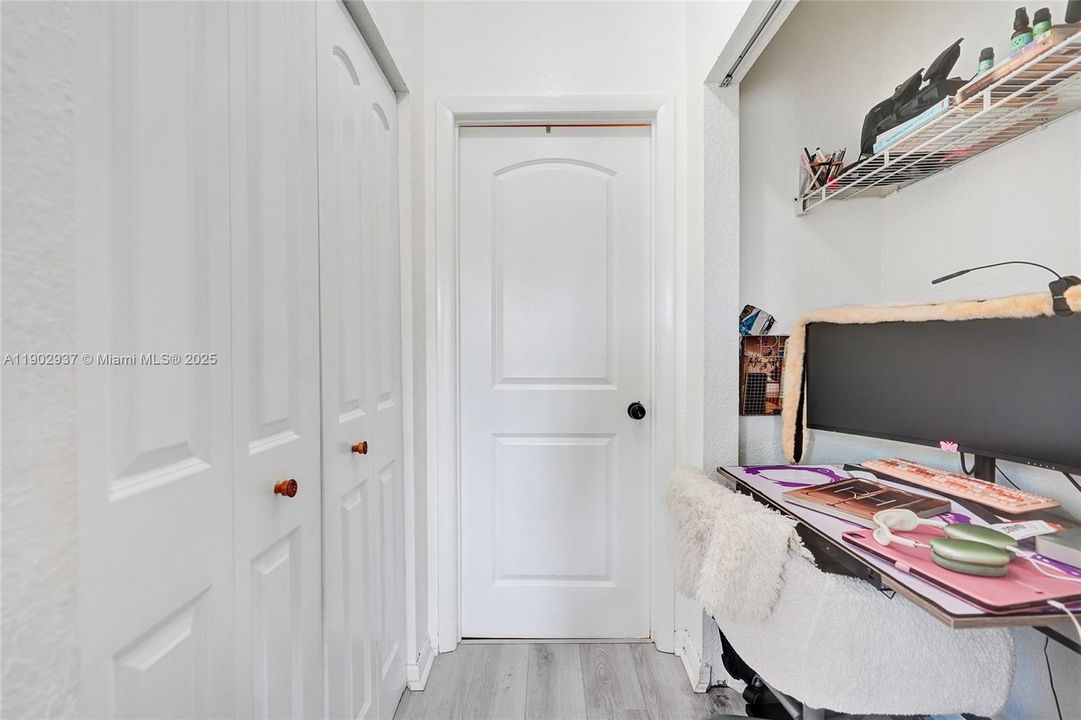 For Sale: $545,000 (4 beds, 3 baths, 1976 Square Feet)