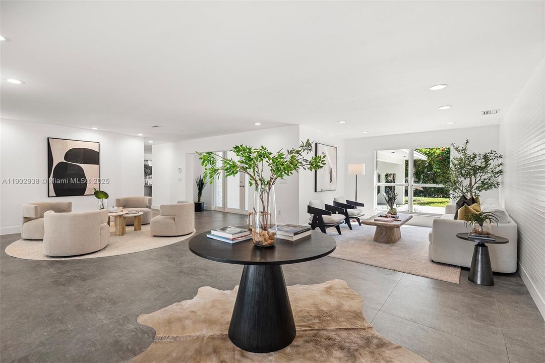 En Venta: $3,699,000 (6 camas, 5 baños, 5343 Pies cuadrados)