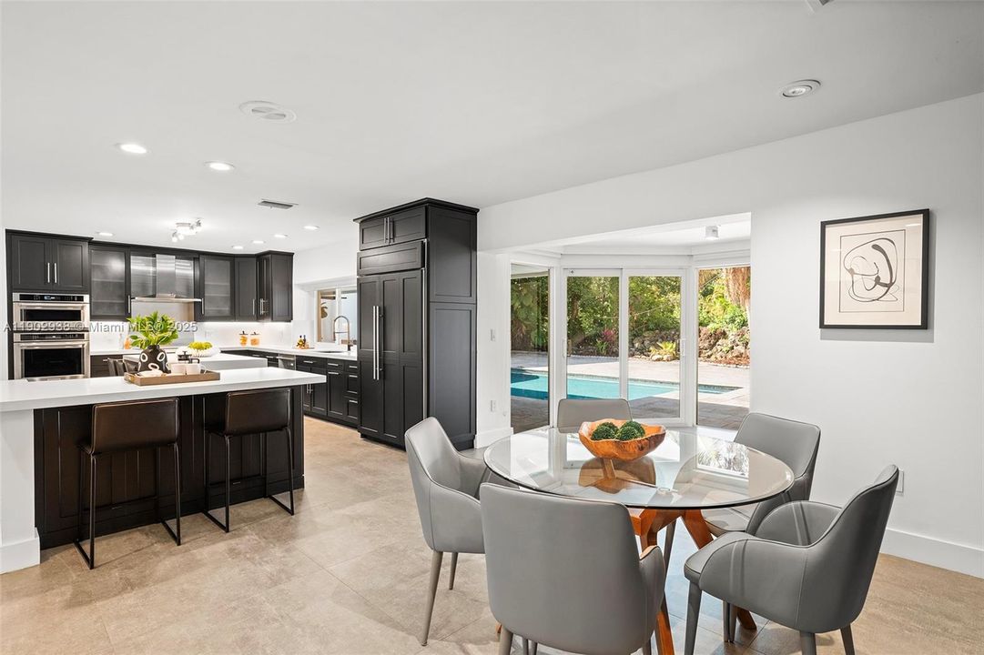 En Venta: $3,699,000 (6 camas, 5 baños, 5343 Pies cuadrados)