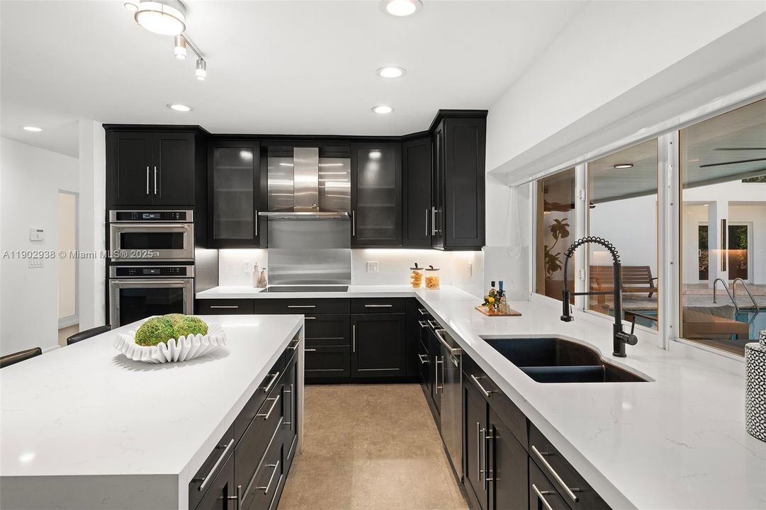 En Venta: $3,699,000 (6 camas, 5 baños, 5343 Pies cuadrados)