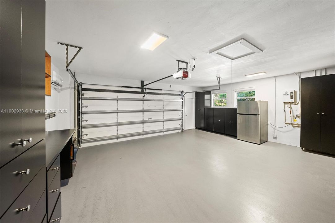 En Venta: $3,699,000 (6 camas, 5 baños, 5343 Pies cuadrados)