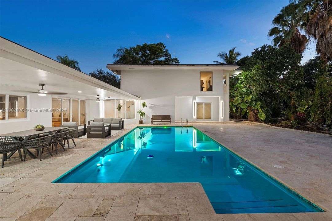 En Venta: $3,699,000 (6 camas, 5 baños, 5343 Pies cuadrados)