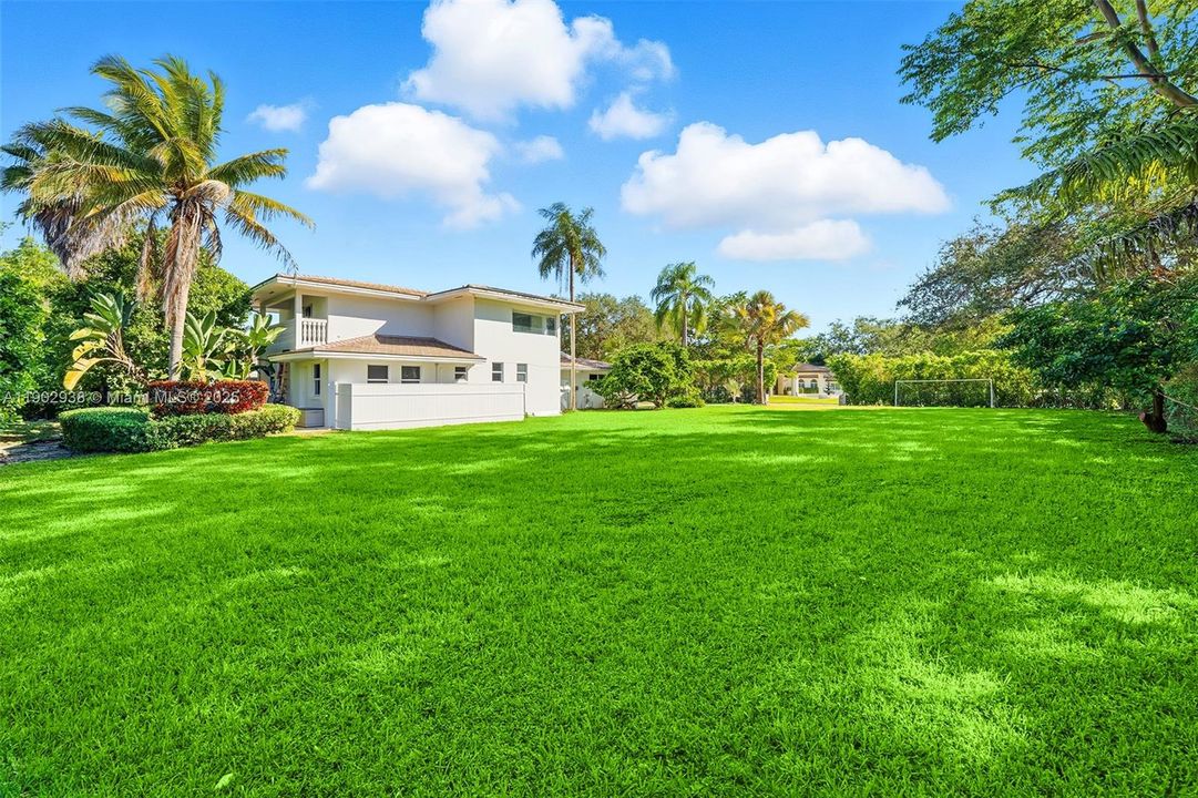 En Venta: $3,699,000 (6 camas, 5 baños, 5343 Pies cuadrados)