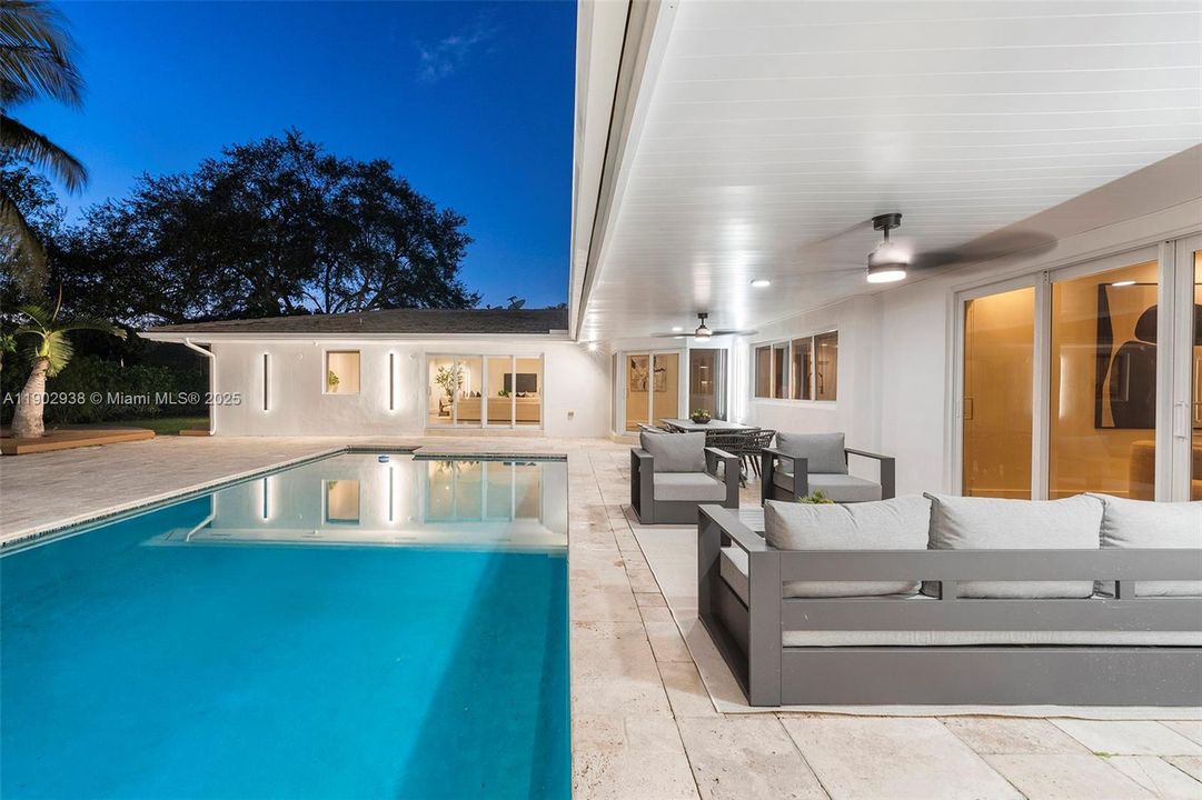 En Venta: $3,699,000 (6 camas, 5 baños, 5343 Pies cuadrados)