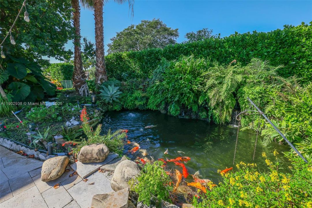 En Venta: $3,699,000 (6 camas, 5 baños, 5343 Pies cuadrados)