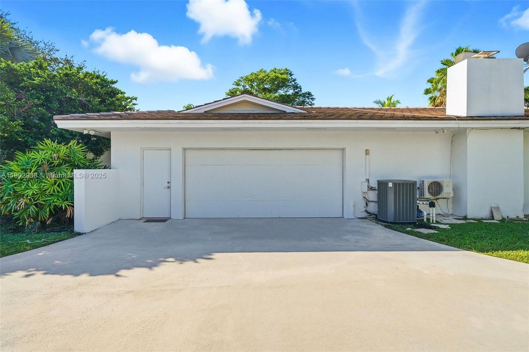 En Venta: $3,699,000 (6 camas, 5 baños, 5343 Pies cuadrados)