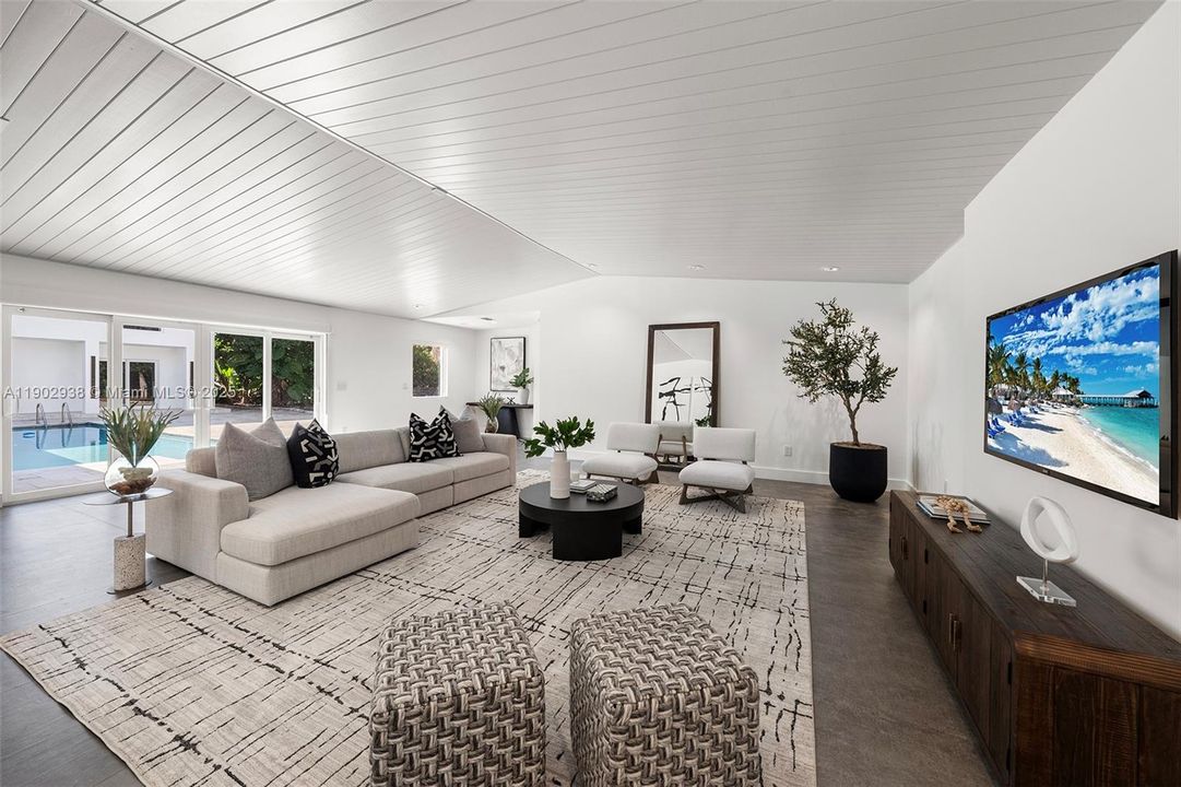 En Venta: $3,699,000 (6 camas, 5 baños, 5343 Pies cuadrados)