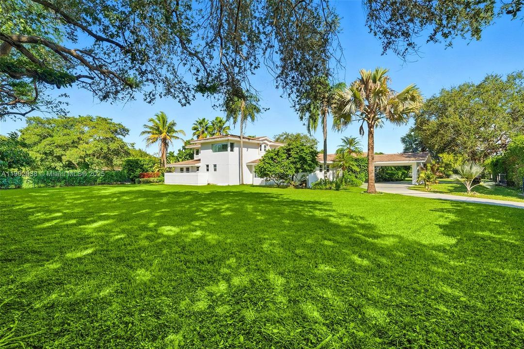 En Venta: $3,699,000 (6 camas, 5 baños, 5343 Pies cuadrados)