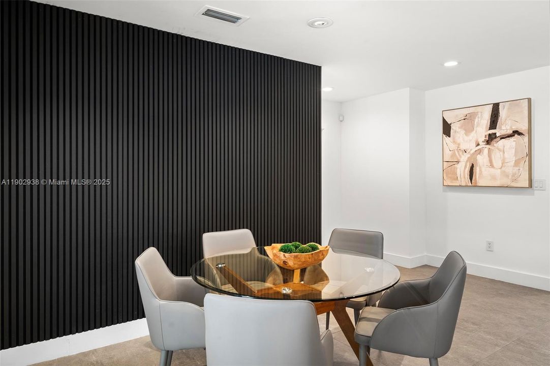 En Venta: $3,699,000 (6 camas, 5 baños, 5343 Pies cuadrados)