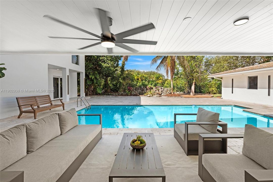 En Venta: $3,699,000 (6 camas, 5 baños, 5343 Pies cuadrados)