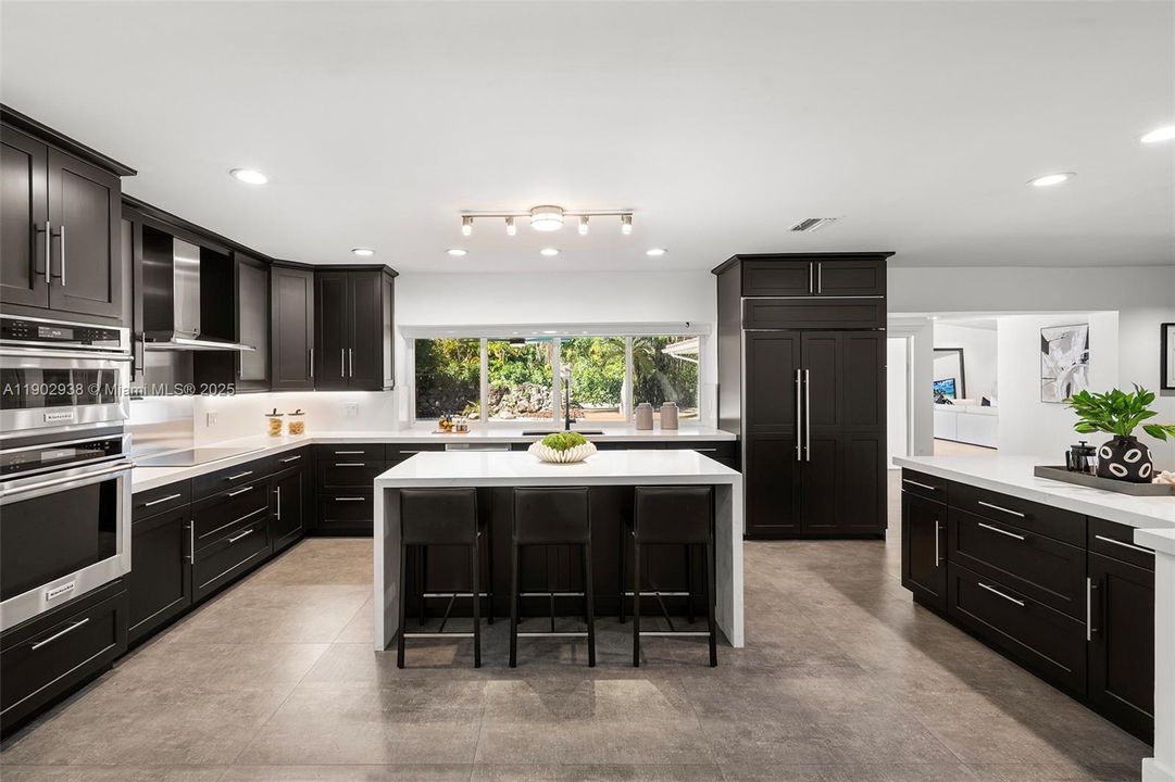 En Venta: $3,699,000 (6 camas, 5 baños, 5343 Pies cuadrados)