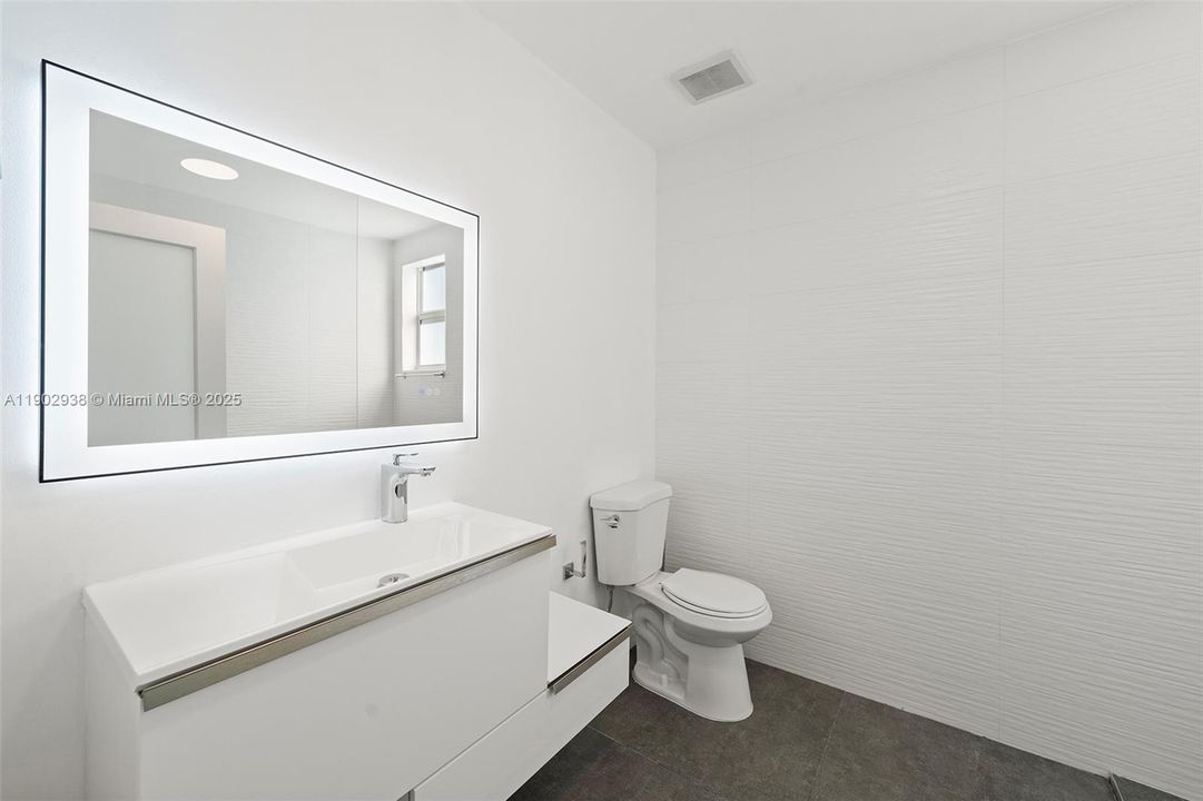 En Venta: $3,699,000 (6 camas, 5 baños, 5343 Pies cuadrados)