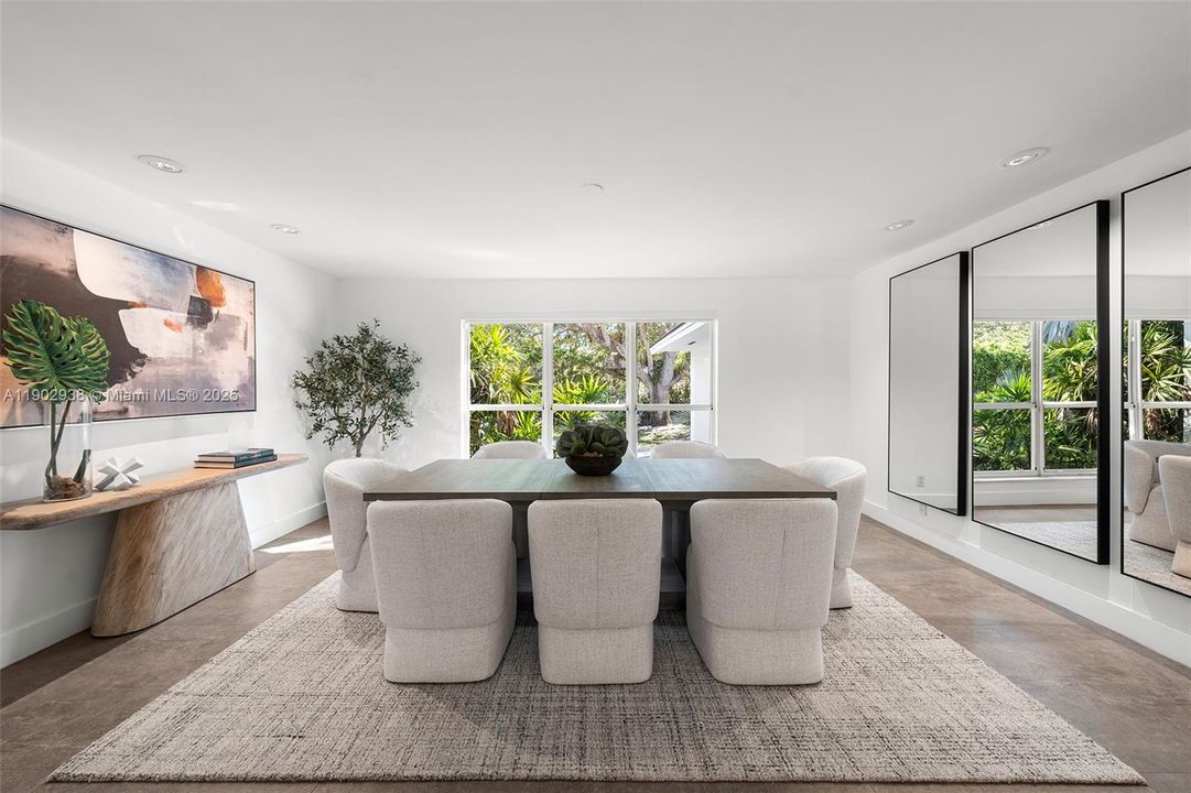 En Venta: $3,699,000 (6 camas, 5 baños, 5343 Pies cuadrados)