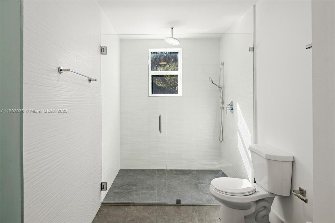 En Venta: $3,699,000 (6 camas, 5 baños, 5343 Pies cuadrados)